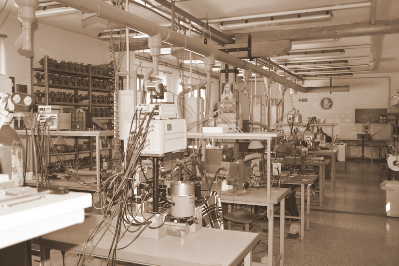 Laboratorio di produzione ARTLINE, banco di lavorazione